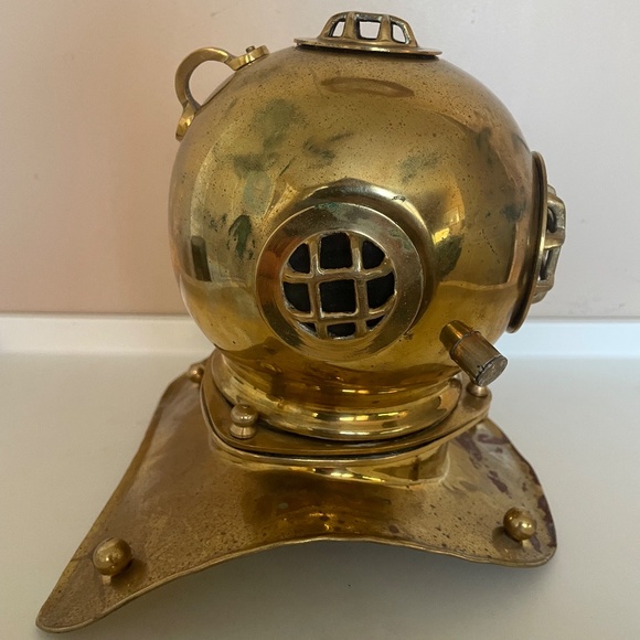 Vintage Brass Diving Helmet Light - Picture 3 of 5